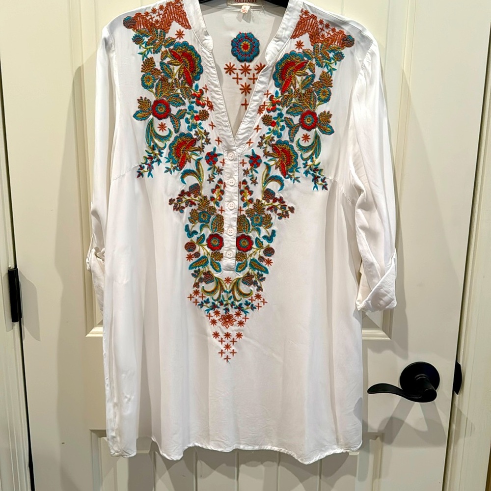 Solitaire Women’s Large Top Boho V-Neck Lightweight Tunic Colorful Embroidery